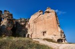 71398363-Das-phrygische-Felsenmonument-das-lokal-als-Yazilikaya-geschriebener-Felsen-bekannt-i...jpg