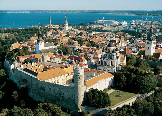 tallinn-old-town-toompea.jpg